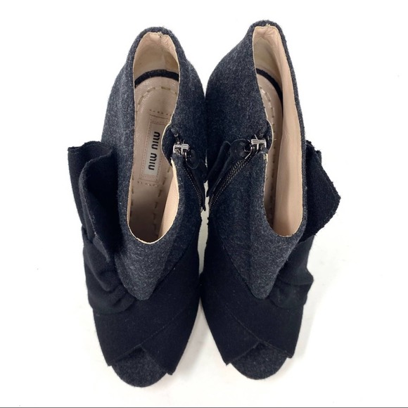Mui Mui Black Grey Felt Peep Toe Banana Heel Ankle Booties - Picture 4 of 9
